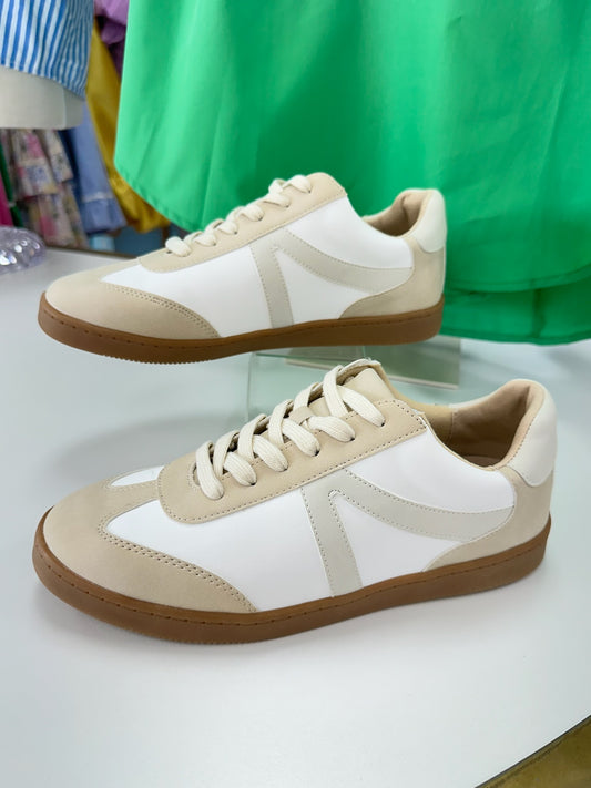 Beige Sneaker