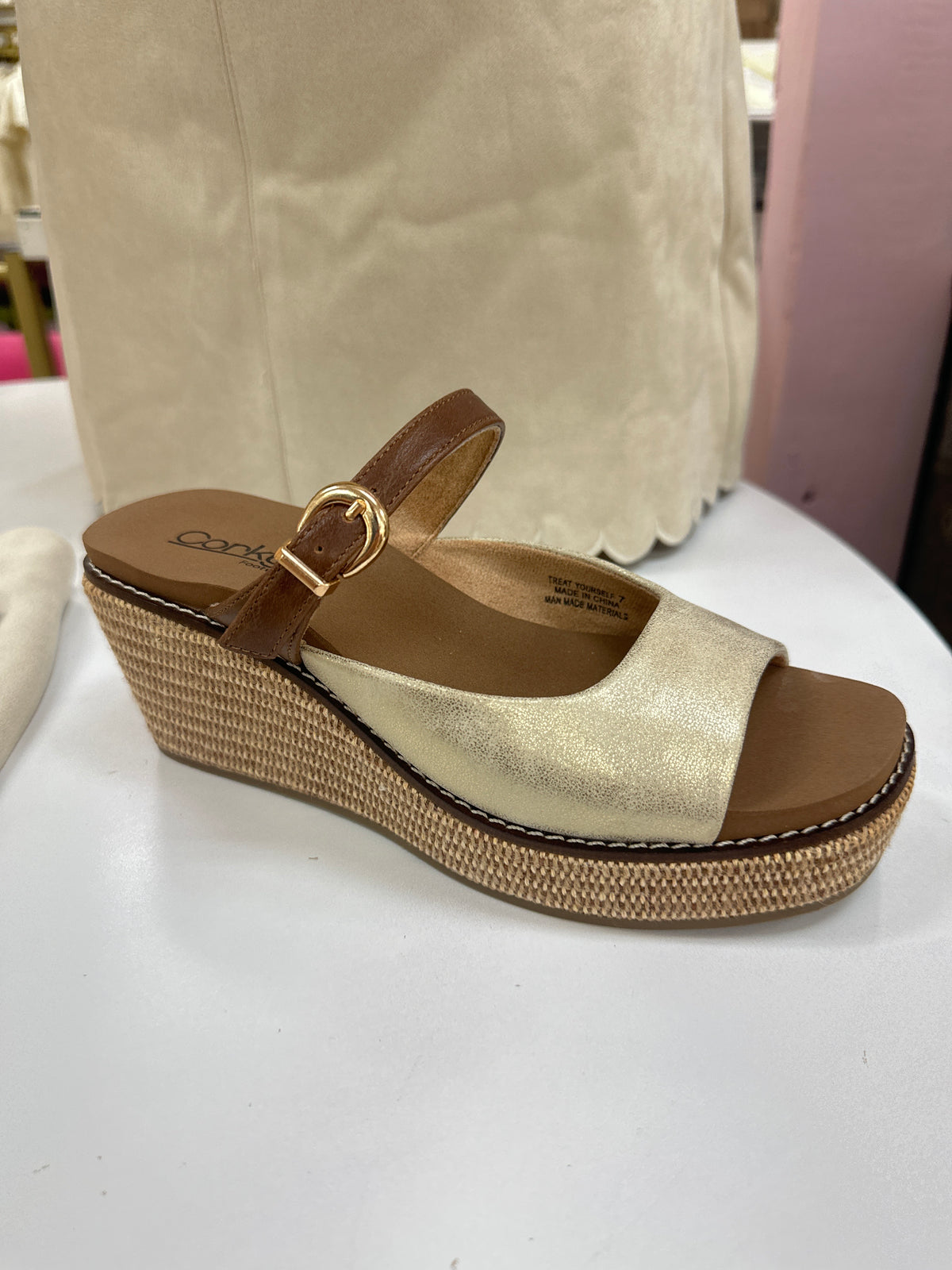 Treat Yourself Wedge Shoe (Gold)